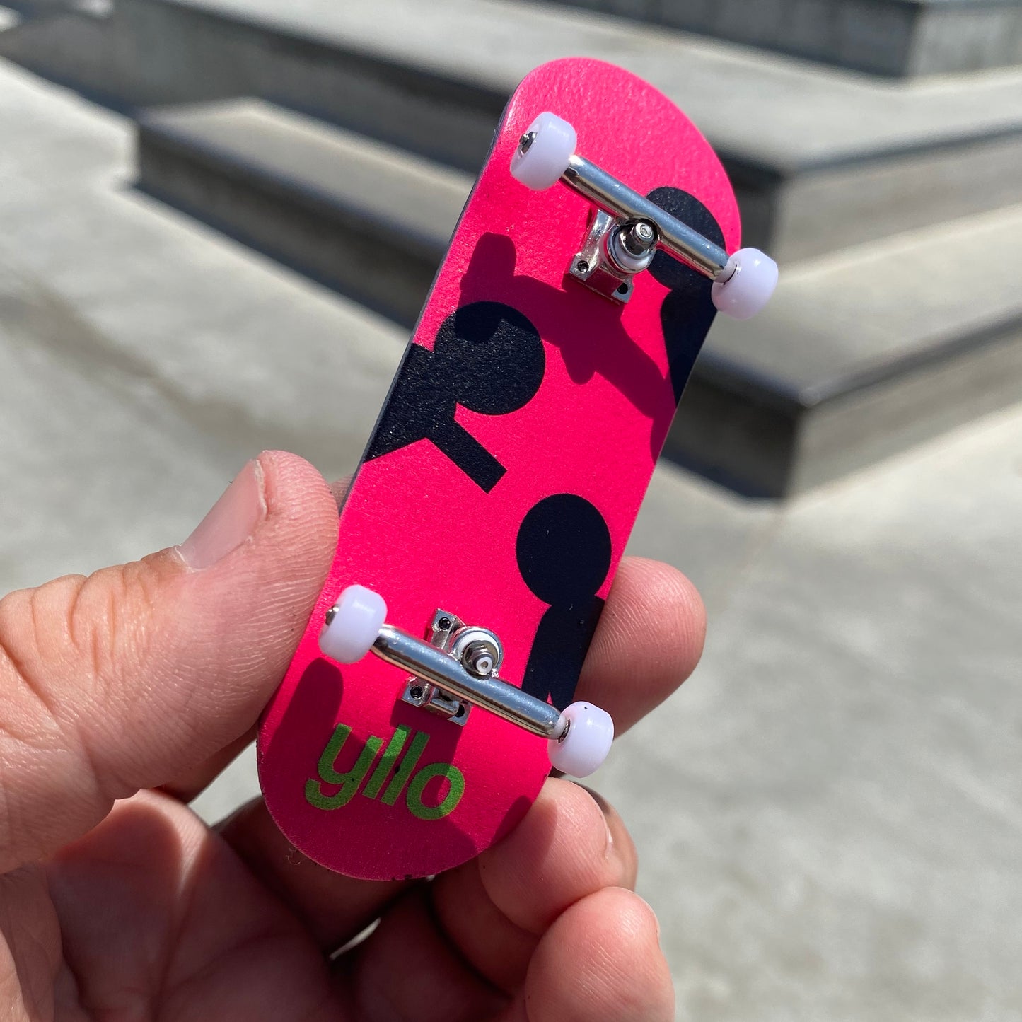 "Three Amigos" Yllo Fingerboard