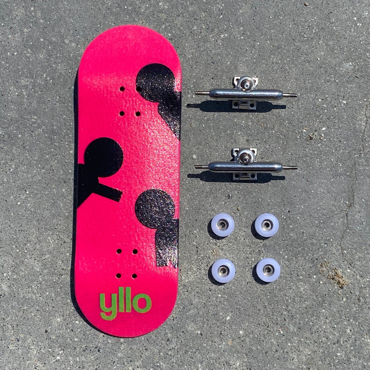 Three Amigo Yllo Fingerboard