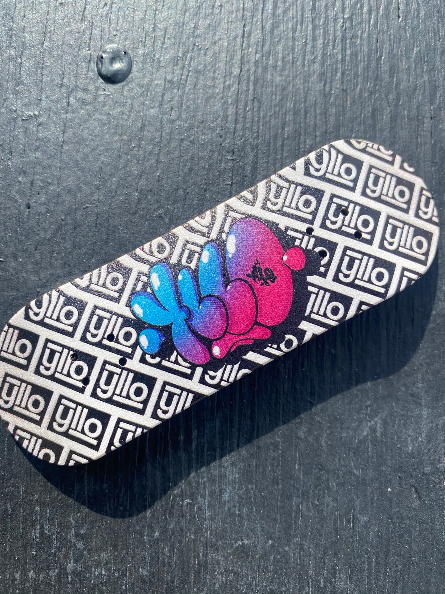 "Simon Dee" Yllo Fingerboard